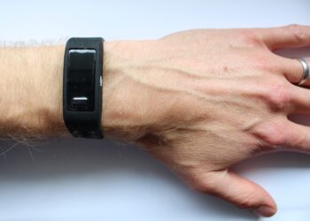 Idosos são sub-representados em estudos com wearables